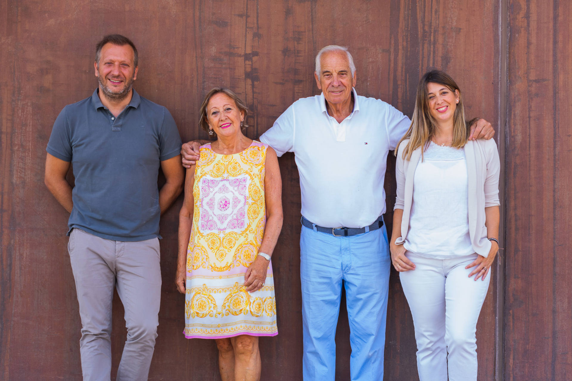 4 Personen, die lächeln