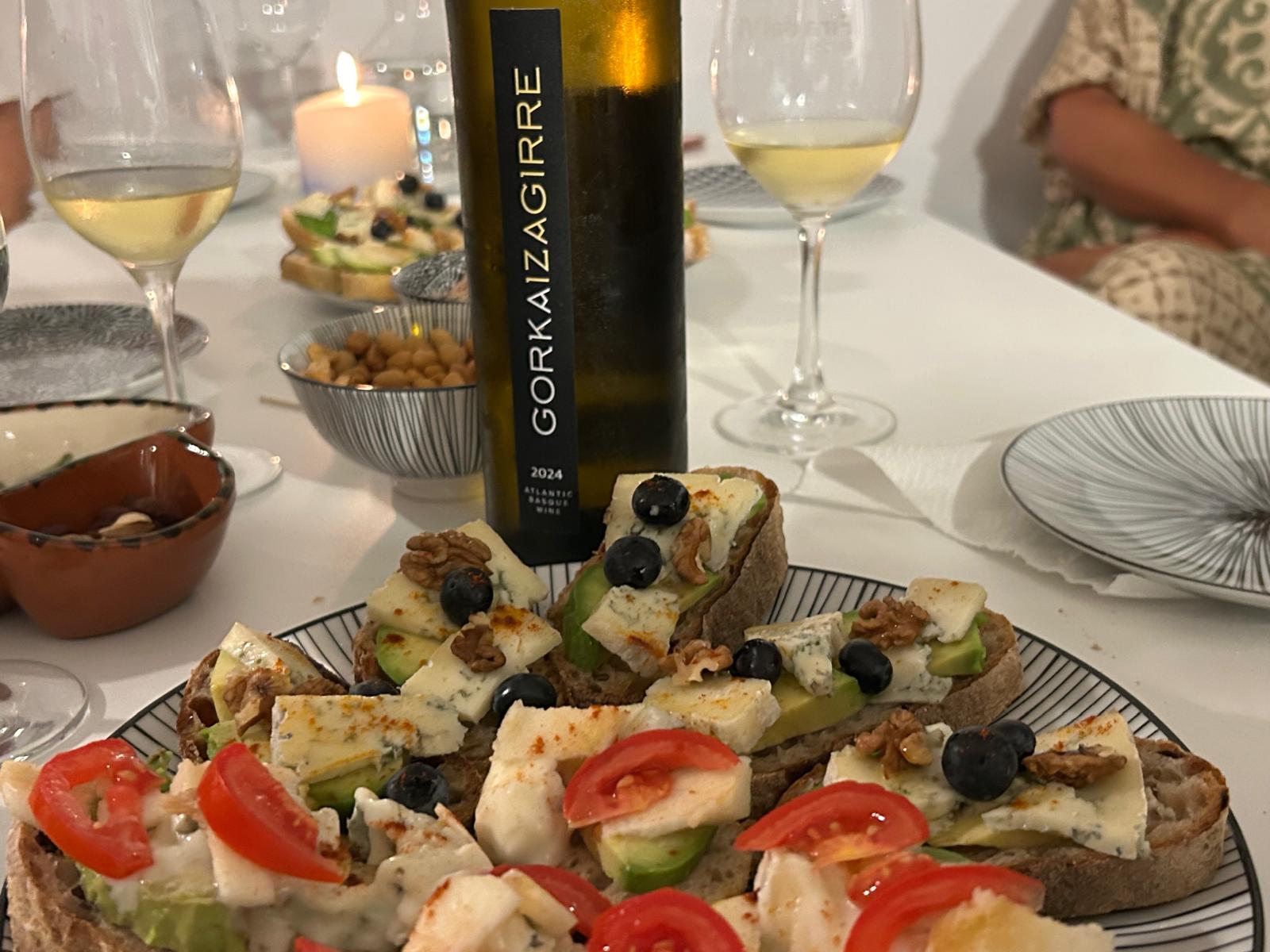 Ein Teller mit Pintxos ohne Spieß