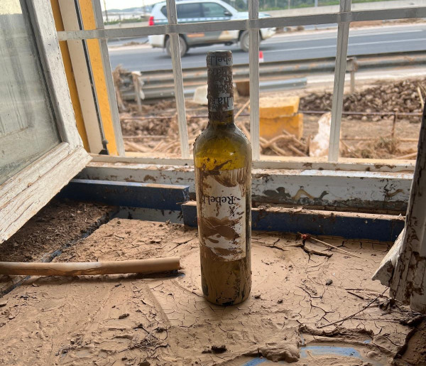 Vegalfaro Haus mit Flasche